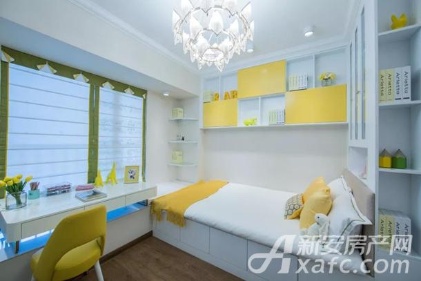 C户型北向次卧实景图 C户型北向次卧实景图